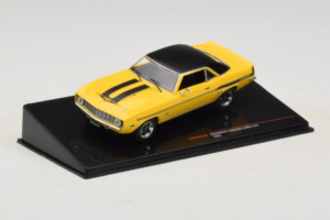 Chevrolet Camaro Yenko SYC Жълт IXO 1:43 CLC591N Метал — снимка 2 от 4