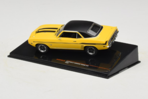Chevrolet Camaro Yenko SYC Жълт IXO 1:43 CLC591N Метал — снимка 3 от 4