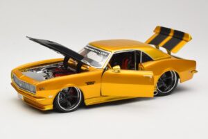Chevrolet Camaro Z/28 Златен Maisto 1:18 31066 Метал — снимка 2 от 8