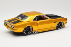 Chevrolet Camaro Z/28 Златен Maisto 1:18 31066 Метал — снимка 3 от 8