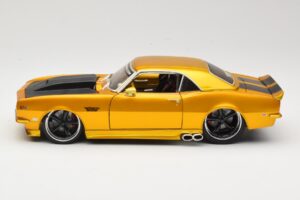 Chevrolet Camaro Z/28 Златен Maisto 1:18 31066 Метал — снимка 4 от 8