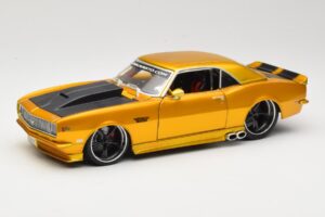 Chevrolet Camaro Z/28 Златен Maisto 1:18 31066 Метал
