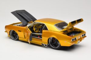 Chevrolet Camaro Z/28 Златен Maisto 1:18 31066 Метал — снимка 5 от 8
