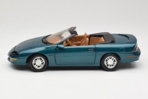 Chevrolet Camaro Z28 Кабриолет Зелен American Muscle 1:18 7231D0 Метал — снимка 4 от 8