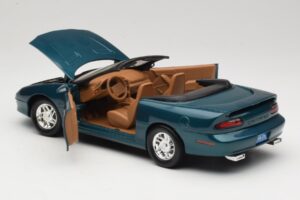 Chevrolet Camaro Z28 Кабриолет Зелен American Muscle 1:18 7231D0 Метал — снимка 5 от 8