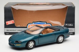 Chevrolet Camaro Z28 Кабриолет Зелен American Muscle 1:18 7231D0 Метал — снимка 8 от 8