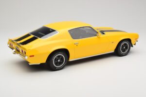 Chevrolet Camaro Z28 RS Daytona Yellow Otto 1:12 G085 Смола — снимка 2 от 6