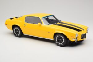 Chevrolet Camaro Z28 RS Daytona Yellow Otto 1:12 G085 Смола — снимка 4 от 6