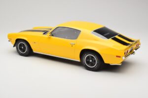 Chevrolet Camaro Z28 RS Daytona Yellow Otto 1:12 G085 Смола — снимка 5 от 6