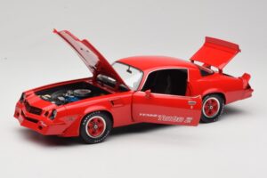 Chevrolet Camaro Z28 Yenko Turbo Z Червен GreenLight 1:18 12999 Метал — снимка 2 от 8