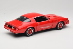 Chevrolet Camaro Z28 Yenko Turbo Z Червен GreenLight 1:18 12999 Метал — снимка 3 от 8