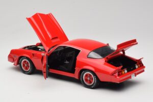 Chevrolet Camaro Z28 Yenko Turbo Z Червен GreenLight 1:18 12999 Метал — снимка 5 от 8