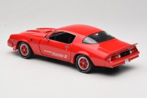 Chevrolet Camaro Z28 Yenko Turbo Z Червен GreenLight 1:18 12999 Метал — снимка 7 от 8