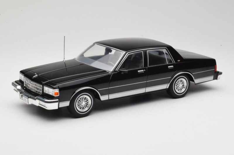 Chevrolet Caprice Черен MCG 1:18 MCG18113 Метал