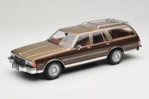 Chevrolet Caprice Estate Wagon Бежово MCG 1:18 MCG18476 Метал