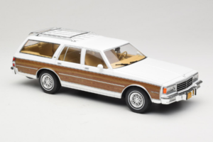 Chevrolet Caprice Estate Wagon Бял MCG 1:18 MCG18475 Метал — снимка 4 от 6