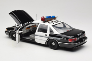 Chevrolet Caprice Glendale Полиция UT Models 1:18 21026 Метал — снимка 5 от 8