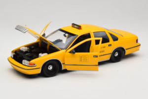 Chevrolet Caprice NYC Такси UT Models 1:18 180142095 Метал — снимка 2 от 8