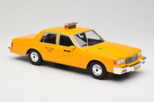 Chevrolet Caprice Жълт Такси MCG 1:18 MCG18038 Метал — снимка 4 от 6