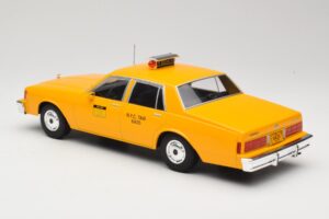 Chevrolet Caprice Жълт Такси MCG 1:18 MCG18038 Метал — снимка 5 от 6