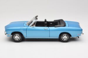 Chevrolet Corvair Monza Кабриолет Син Road Signature 1:18 92498 Метал — снимка 4 от 8