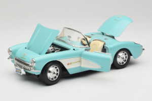 Chevrolet Corvette C1 Син & Бял Bburago 1:18 3024-M2 Метал — снимка 2 от 8
