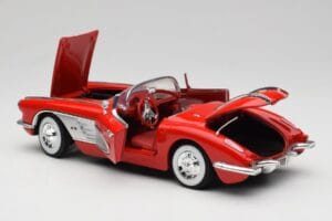 Chevrolet Corvette C1 Червен Motormax 1:18 73100TC Метал — снимка 5 от 8