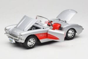 Chevrolet Corvette C1 Сребрист Bburago 1:18 3034 Метал — снимка 2 от 8