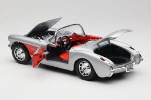 Chevrolet Corvette C1 Сребрист Bburago 1:18 3034 Метал — снимка 5 от 8