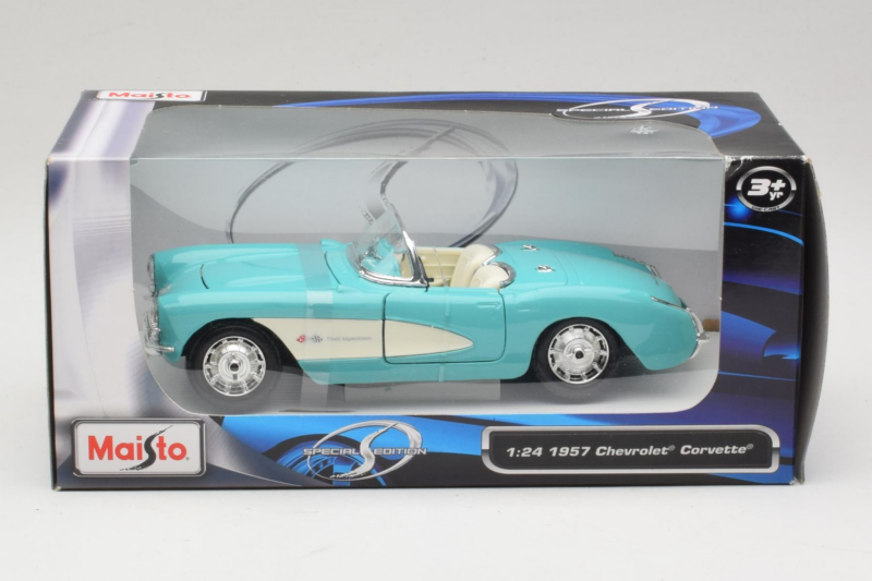 Chevrolet Corvette C1 Ментово Зелено Maisto 1:24 Chevrolet Corvette C1 Ментово Зелено Maisto 1:24 31275 Метал