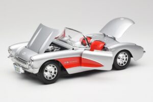 Chevrolet Corvette C1 Сребрист & Червен Bburago 1:18 3024-M1 Метал — снимка 2 от 8