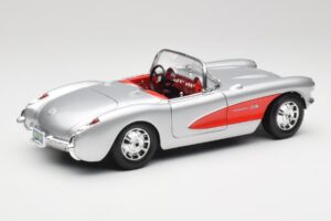 Chevrolet Corvette C1 Сребрист & Червен Bburago 1:18 3024-M1 Метал — снимка 3 от 8