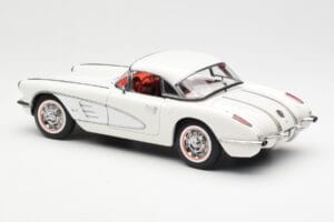 Chevrolet Corvette C1 Spider Hard Top Snowcrest Бял AUTOart 1:18 71147 Метал — снимка 7 от 8