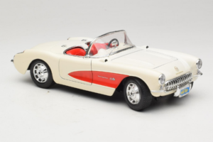 Chevrolet Corvette C1 Бял & Червен Bburago 1:18 3024-M3 Метал — снимка 6 от 8
