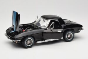 Chevrolet Corvette C2 Черен American Muscle 1:18 AMM1099/06 Метал — снимка 2 от 8