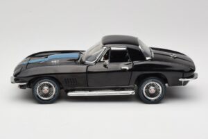 Chevrolet Corvette C2 Черен American Muscle 1:18 AMM1099/06 Метал — снимка 4 от 8