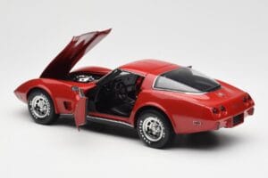 Chevrolet Corvette C3 Червен UT Models 1:18 21073 Метал — снимка 5 от 8