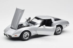 Chevrolet Corvette C3 Сребрист UT Models 1:18 21072 Метал — снимка 2 от 8