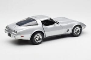 Chevrolet Corvette C3 Сребрист UT Models 1:18 21072 Метал — снимка 3 от 8