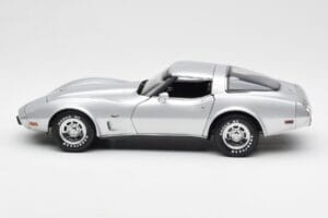 Chevrolet Corvette C3 Сребрист UT Models 1:18 21072 Метал — снимка 4 от 8