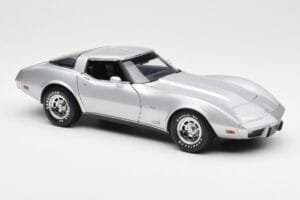 Chevrolet Corvette C3 Сребрист UT Models 1:18 21072 Метал — снимка 6 от 8