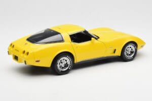 Chevrolet Corvette C3 Жълт UT Models 1:18 21074 Метал — снимка 3 от 8