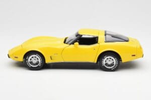Chevrolet Corvette C3 Жълт UT Models 1:18 21074 Метал — снимка 4 от 8
