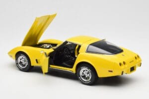 Chevrolet Corvette C3 Жълт UT Models 1:18 21074 Метал — снимка 5 от 8