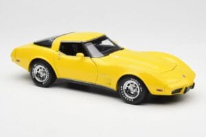 Chevrolet Corvette C3 Жълт UT Models 1:18 21074 Метал — снимка 6 от 8