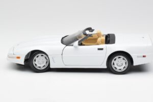 Chevrolet Corvette C4 Кабриолет Бял Maisto 1:18 32830 Метал — снимка 4 от 8