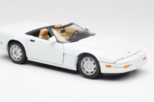 Chevrolet Corvette C4 Кабриолет Бял Maisto 1:18 32830 Метал — снимка 6 от 8