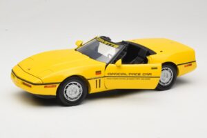Chevrolet Corvette C4 Indianapolis 500 Pace Car Жълт Greenlight 1:18 11801-06 Метал — снимка 2 от 8