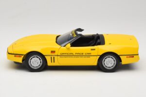 Chevrolet Corvette C4 Indianapolis 500 Pace Car Жълт Greenlight 1:18 11801-06 Метал — снимка 4 от 8
