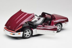 Chevrolet Corvette C4 Indy 500 Pace Car Maisto 1:18 56011 Метал — снимка 2 от 8
